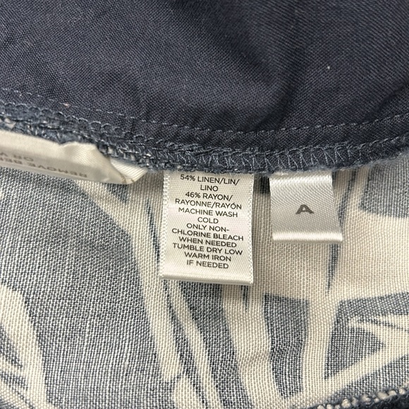 Ann Taylor Loft Strapless Tropical Leaf Jumpsuit Size 4 NWT - Picture 4 of 10